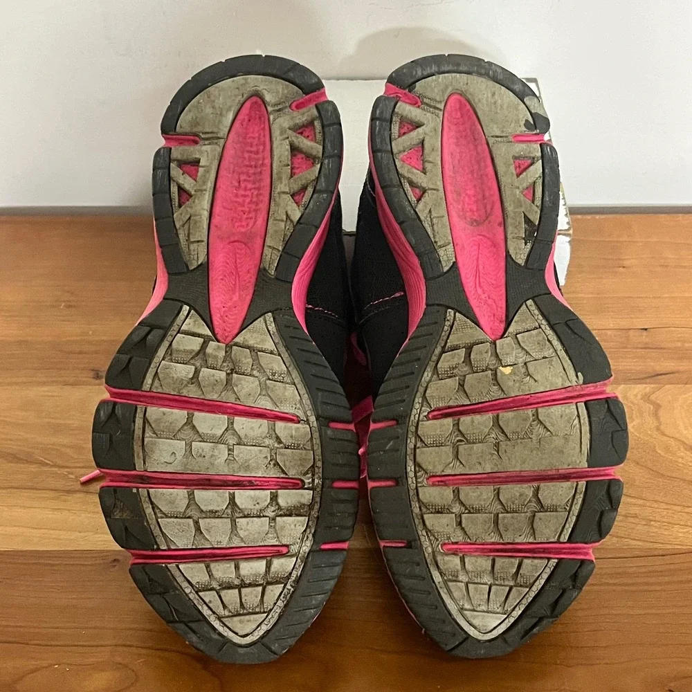 Saucony Outduel Womens Running Shoes‎ Black Pink Mesh Athletic Sneakers Size 7.5